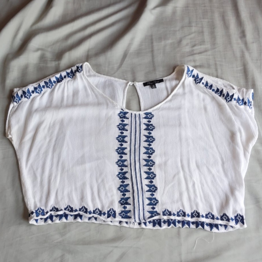 HONEY PUNCH flowy crop top